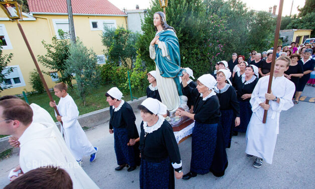 Bibinje procesija za Vel.Gospu