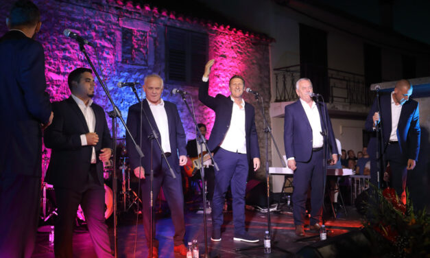 Tomislav Bralić i Klapa Intrade