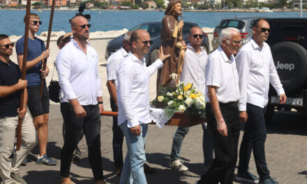 Fešta sv. Roka u Bibinjama: Procesija kroz Staro selo