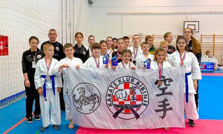 PRIOPĆENJE: Veliki uspjeh Karate kluba Bibinje u Splitu – osvojeno čak 27 medalja